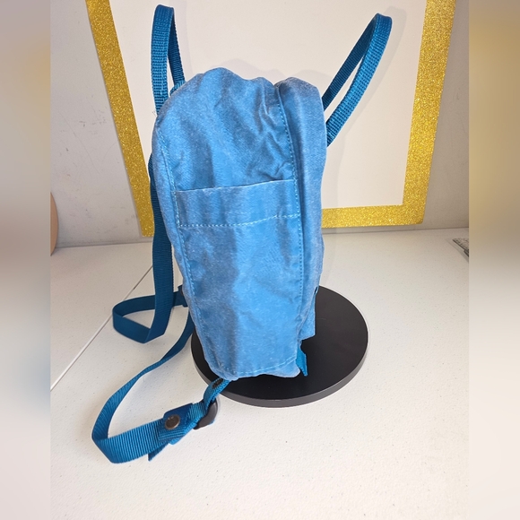 kanken mini classic backpack Fjllrven - Compact Everyday Carry, Durable Vinylon Fabric - Travel, Graphite It is never too early to start a good habit Fjallraven Kanken Mini Backpack Frost
